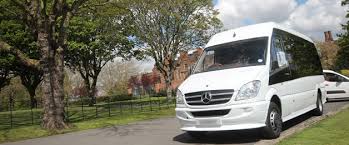 Top Benefits of Choosing Minibus Hire in Birmingham for Group Travel